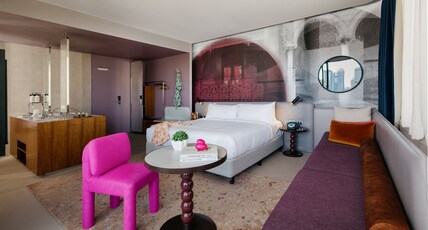 Indigo Sydney Potts Point Room Type - 1 King Suite City Skyline View High Floor Balcony
