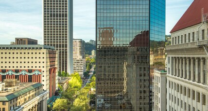 The Duniway Portland, A Hilton Hotel Room Type - 1 KING CITY VIEW ROOM