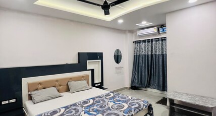 Daksh shree hotel and restaurant Room Type - Bedroom 105