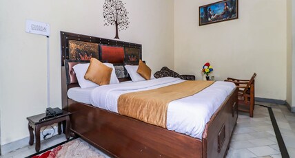 Hotel Golden Plaza Room Type - Deluxe AC Rooms