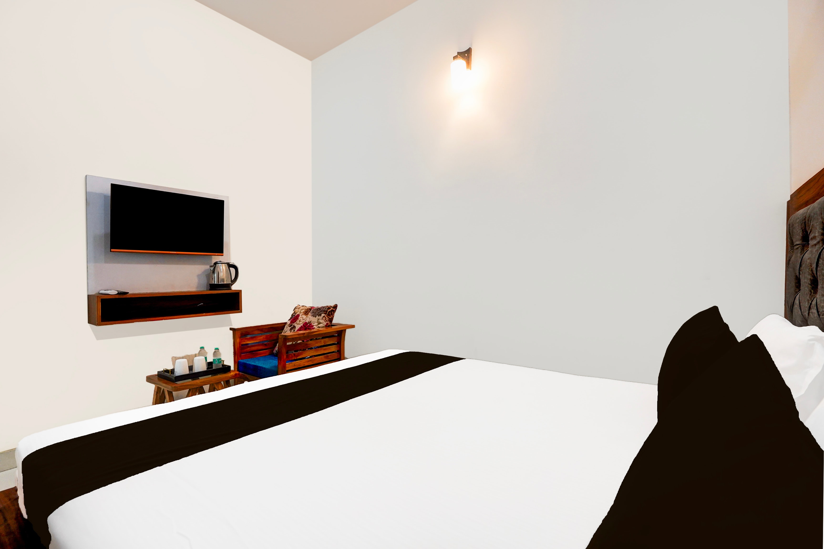 Hotel O ADVENT HOTEL - Tap to explore photos