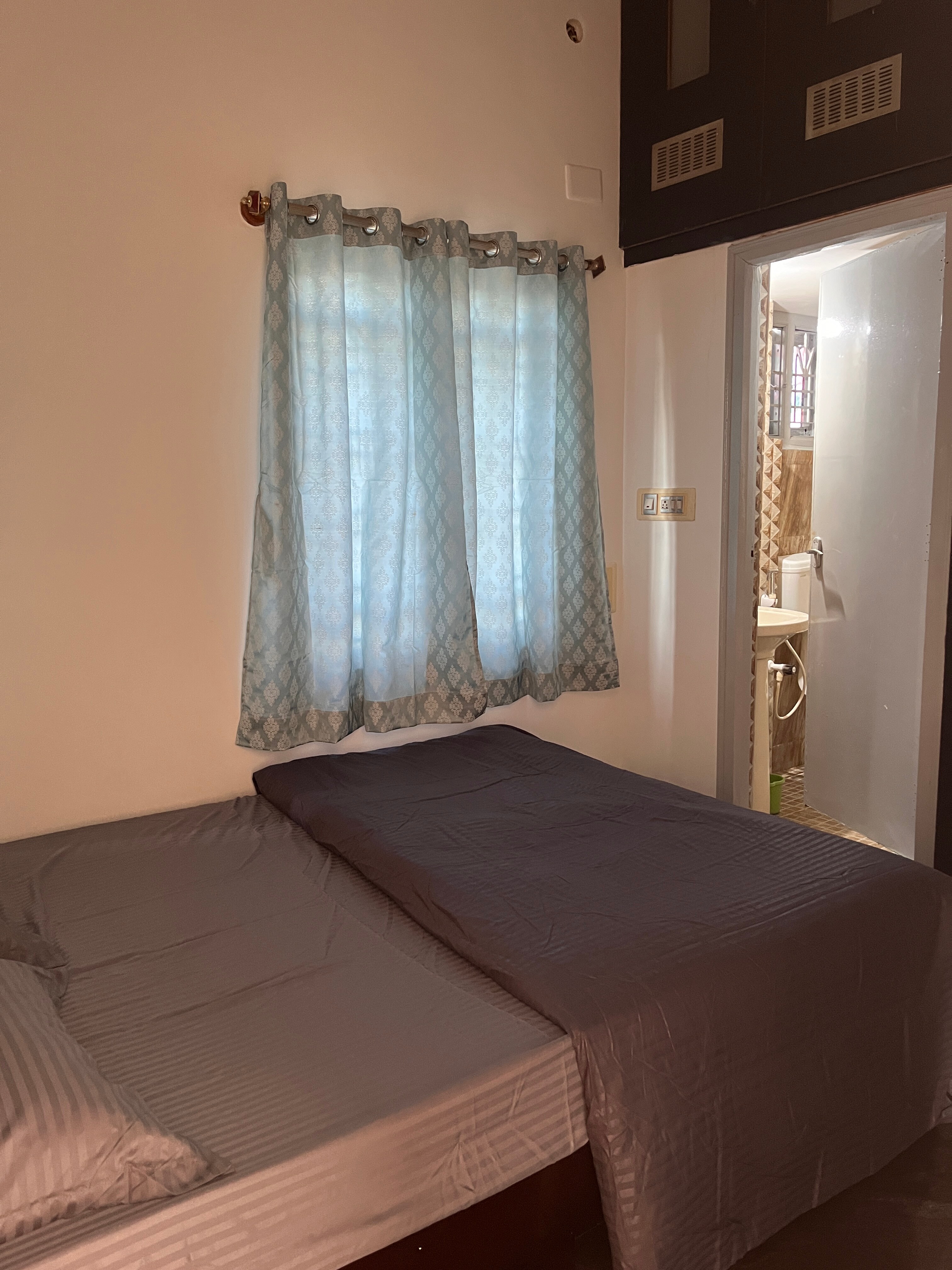 KK Enclave Service Apartment 3 - Tap to explore photos