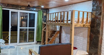 Elite Peak Inn Comfortable Stay Room Type - Pinewood  Dorm with 1 doublbed and  2 bunkbeds