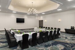 Holiday Inn Oakville Centre