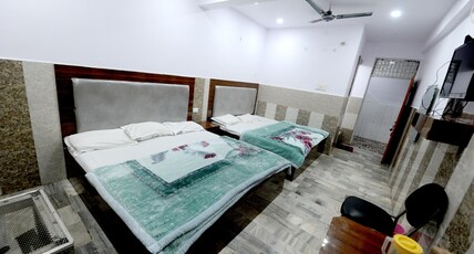 Hotel Golden Palace Room Type - NON AC 4 Bed