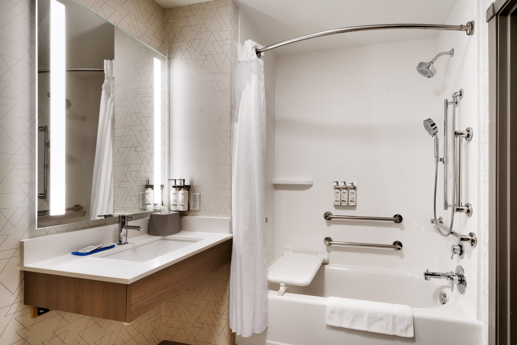 Holiday Inn Express Hotel & Suites Cheyenne - Tap to explore photos