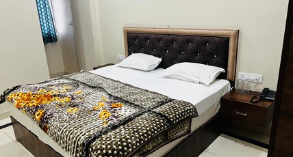 AMAR PLACE Room Type - Deluxe Room