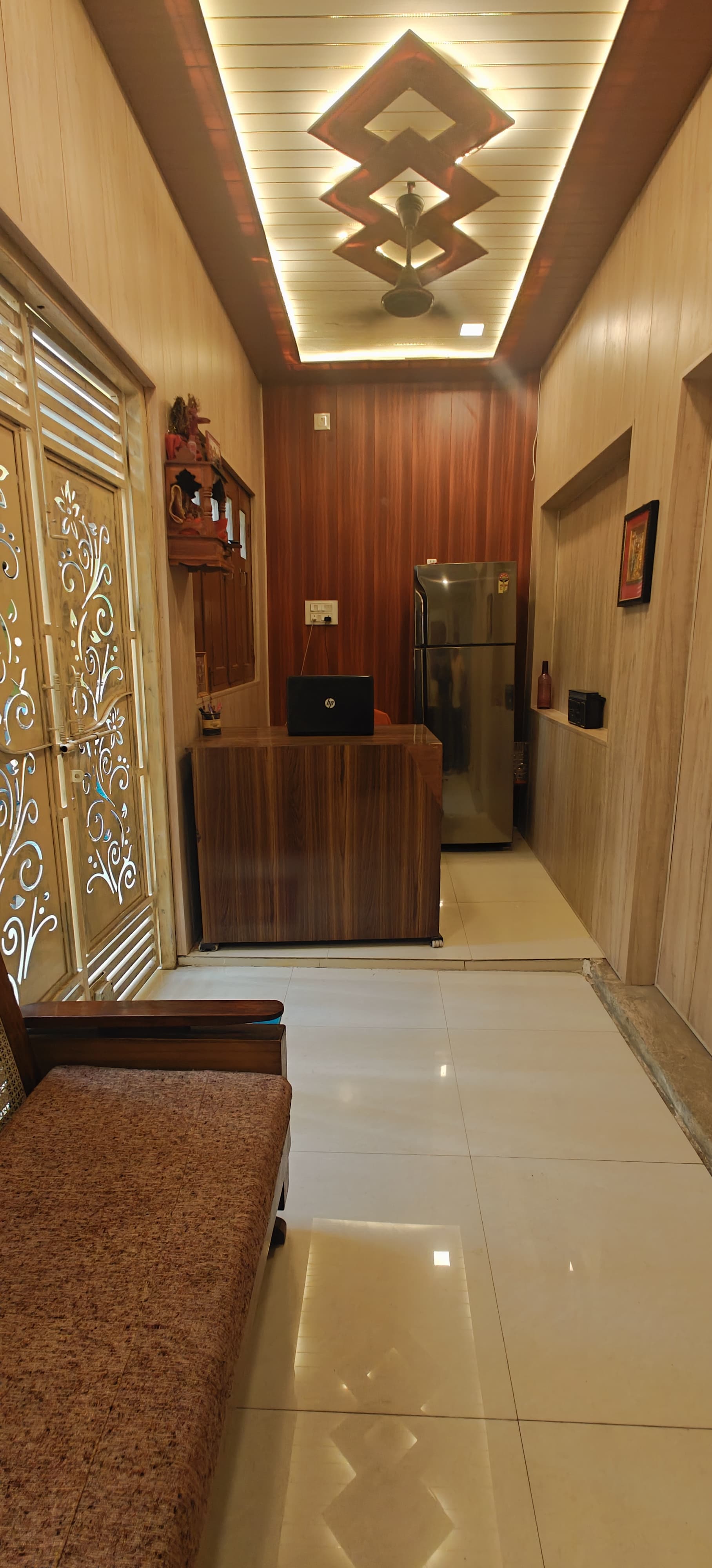 Shree p Guest house. - Tap to explore photos