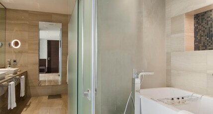 Fairmont Bab Al Bahr Room Type - Fairmont Gold Creek View Suite King Non Smoking