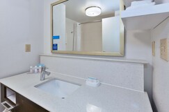 Hampton Inn by Hilton Waterbury