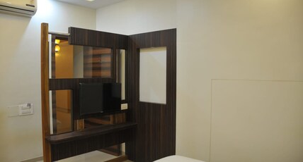 Hotel Raj Palace Room Type - Deluxe Ac Room