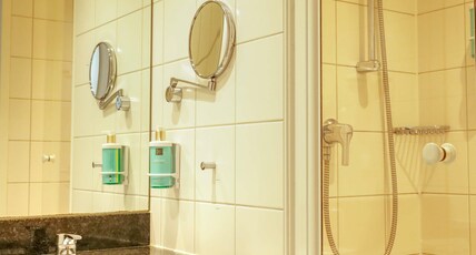 NOVOTEL ERLANGEN Room Type - Standard Room with 1 queensize bed
