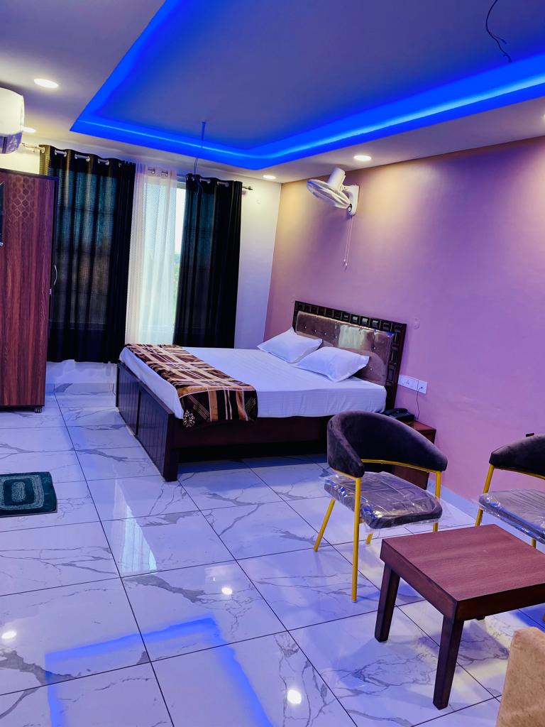 Hotel Almond - Tap to explore photos