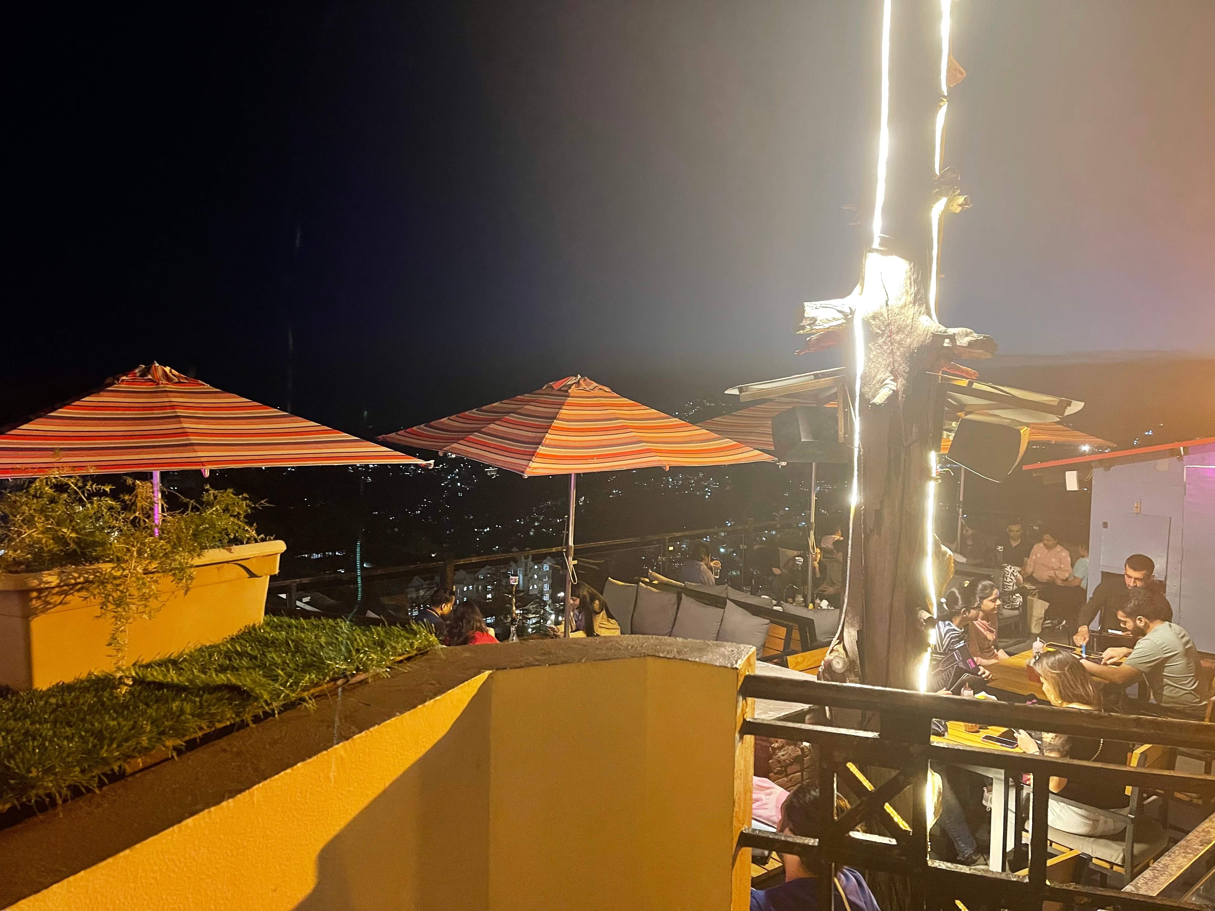 Hotel Willow Banks, Mall Road Shimla - Tap to explore photos