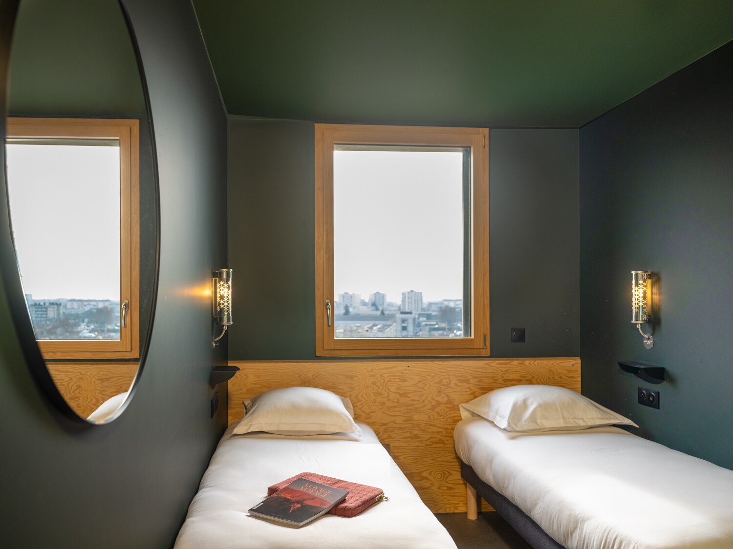 Eklo Hotel Lyon - Tap to explore photos