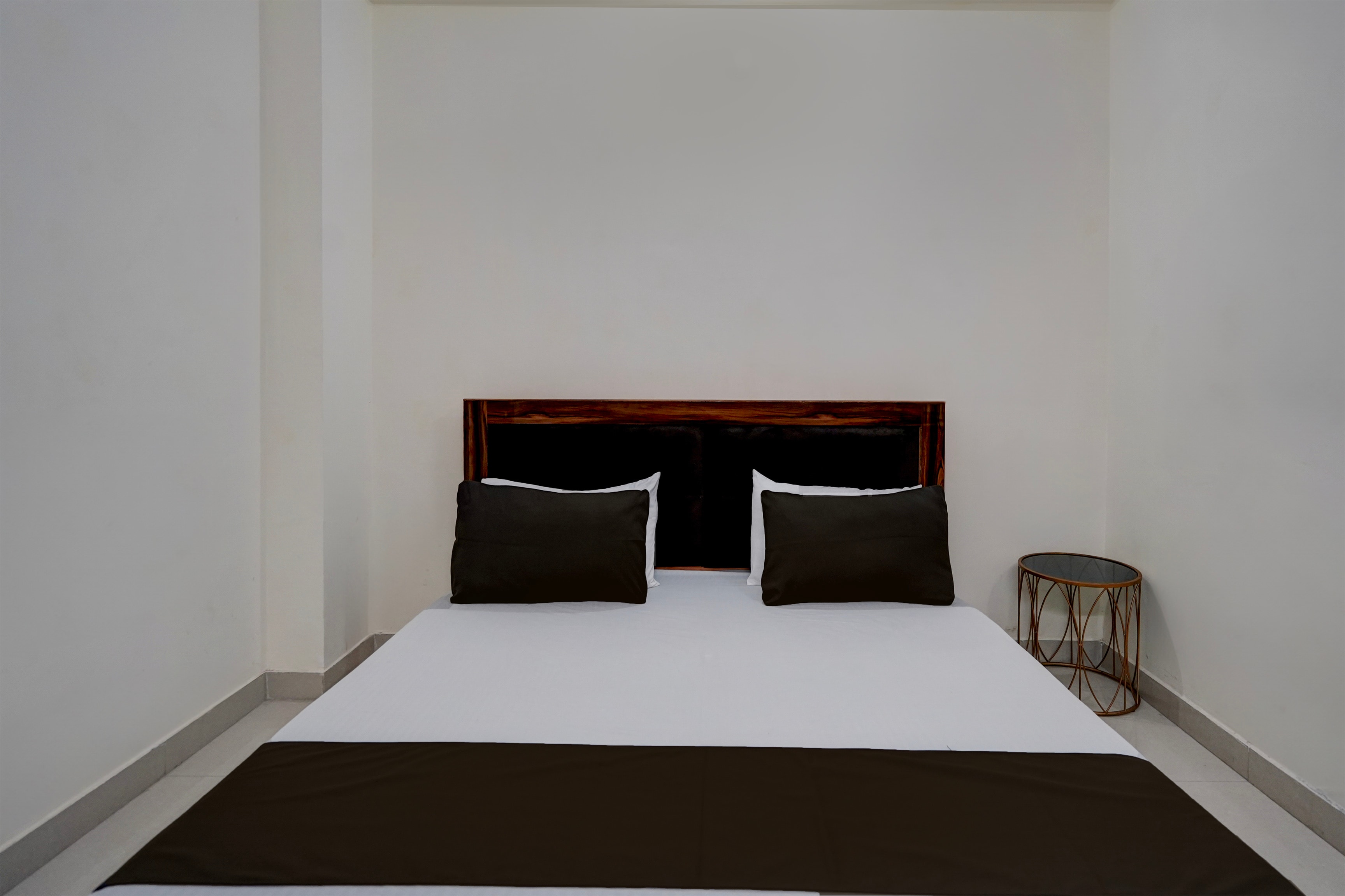 Hotel O Rohan Guest house - Tap to explore photos
