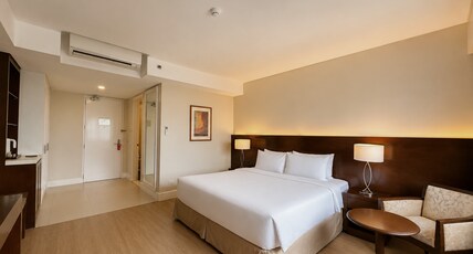 Harolds Hotel Cebu Room Type - Deluxe King Room Harolds Hotel Cebu Room Type - Deluxe King Room