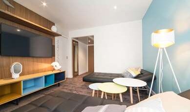 IBIS STYLES LA ROCHELLE CENTRE Room Type - Standard Room with two single beds