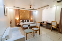 FabHotel Signature Inn