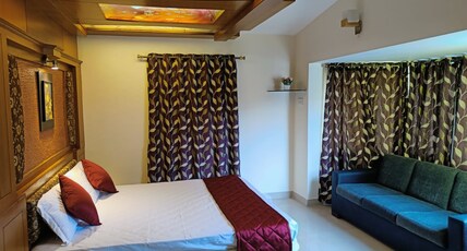 Quick Sort Residency Room Type - Deluxe King Room