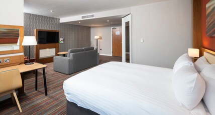 Holiday Inn Derby Riverlights Room Type - 1 Double Bed Premium with Sofa Bed Holiday Inn Derby Riverlights Room Type - 1 Double Bed Premium with Sofa Bed