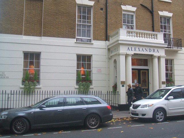 Alexandra Hotel - Paddington - Tap to explore photos