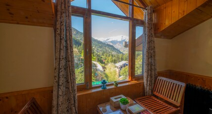URBAN MONK STAYS MANALI Room Type - Premium Two Room Set with Attic Balcony