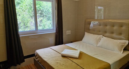Saraa grand Room Type - Deluxe Non AC Room