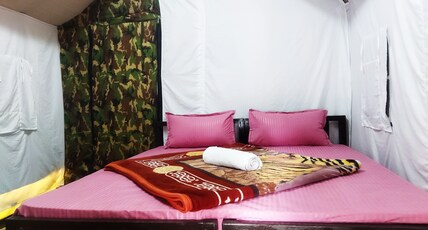 Camp World Dharamshala Room Type - deluxe tent 01