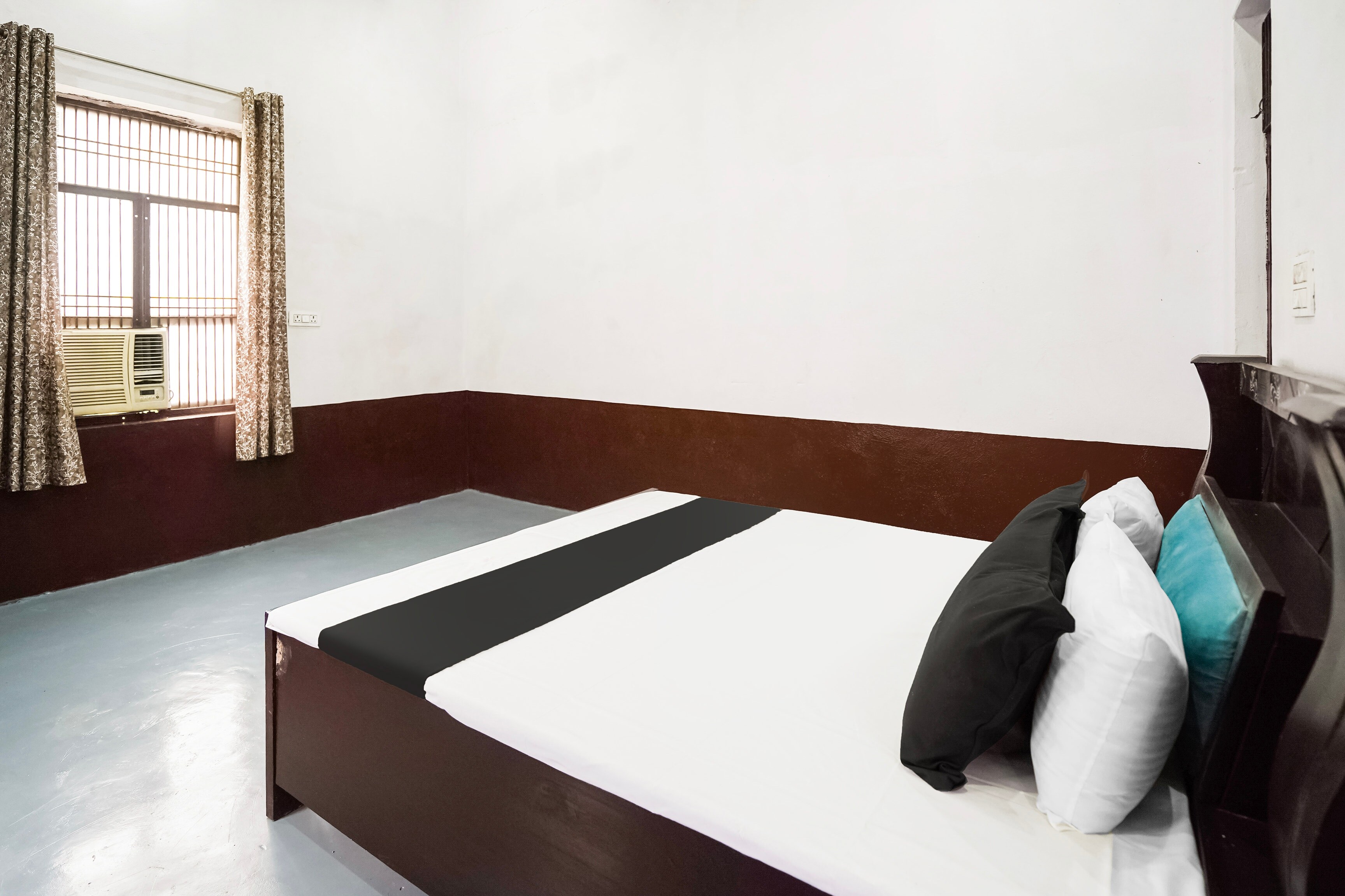 Hotel O Siddhi Vinayak Farms - Tap to explore photos