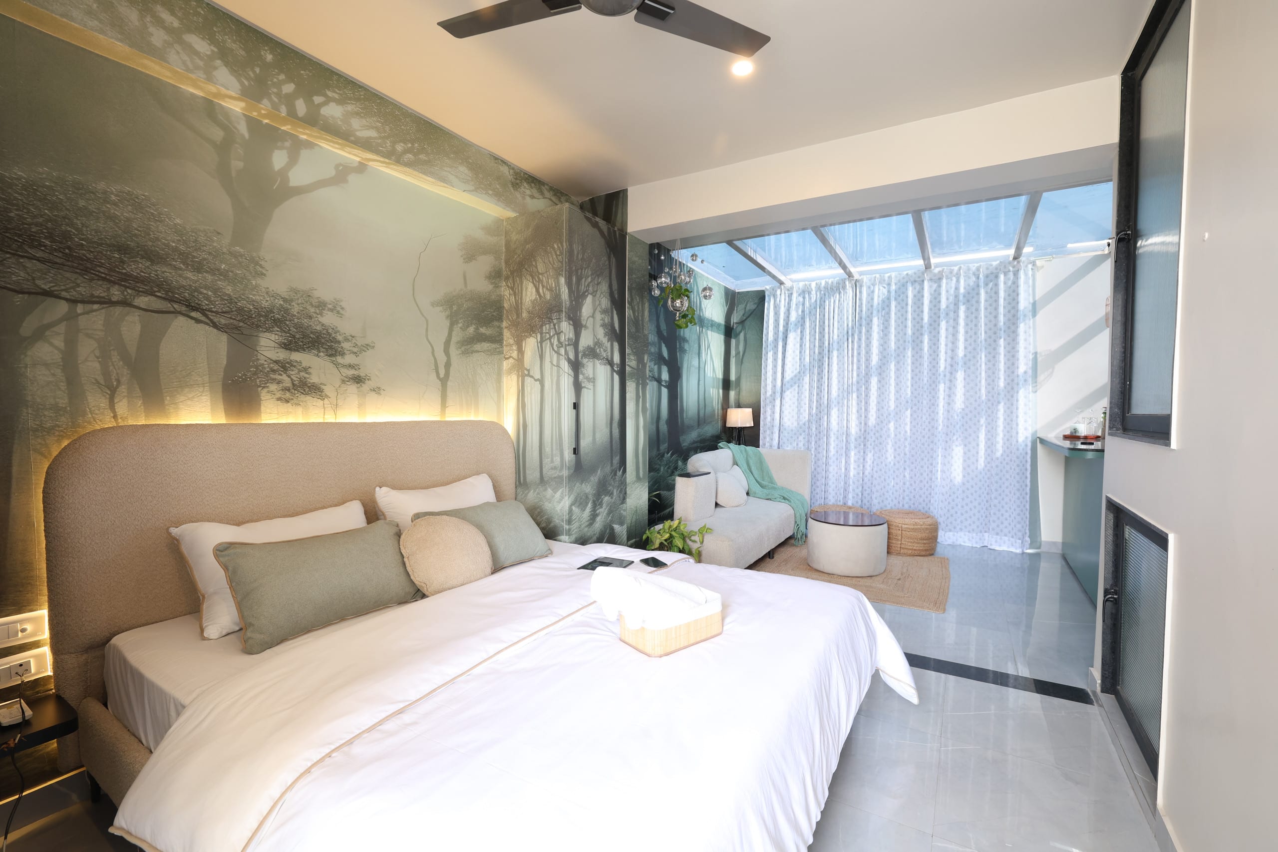 Ch rie Bliss Loft Rooftop Jacuzzi Movie Nights - Tap to explore photos