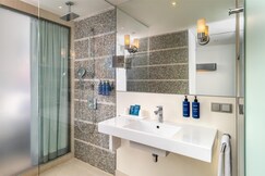 Radisson Blu Media Harbour Hotel, Dsseldorf