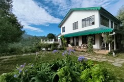 Casa Sara 3BR at Mukteshwar by Kusumith Retreats