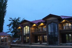 Address of The Cedrus Resort.
