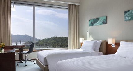 Novotel Citygate Hong Kong Room Type - Superior Room with twin beds