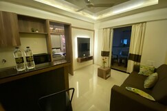 Emerald Vista Luxury Suites | Room & Restaurant