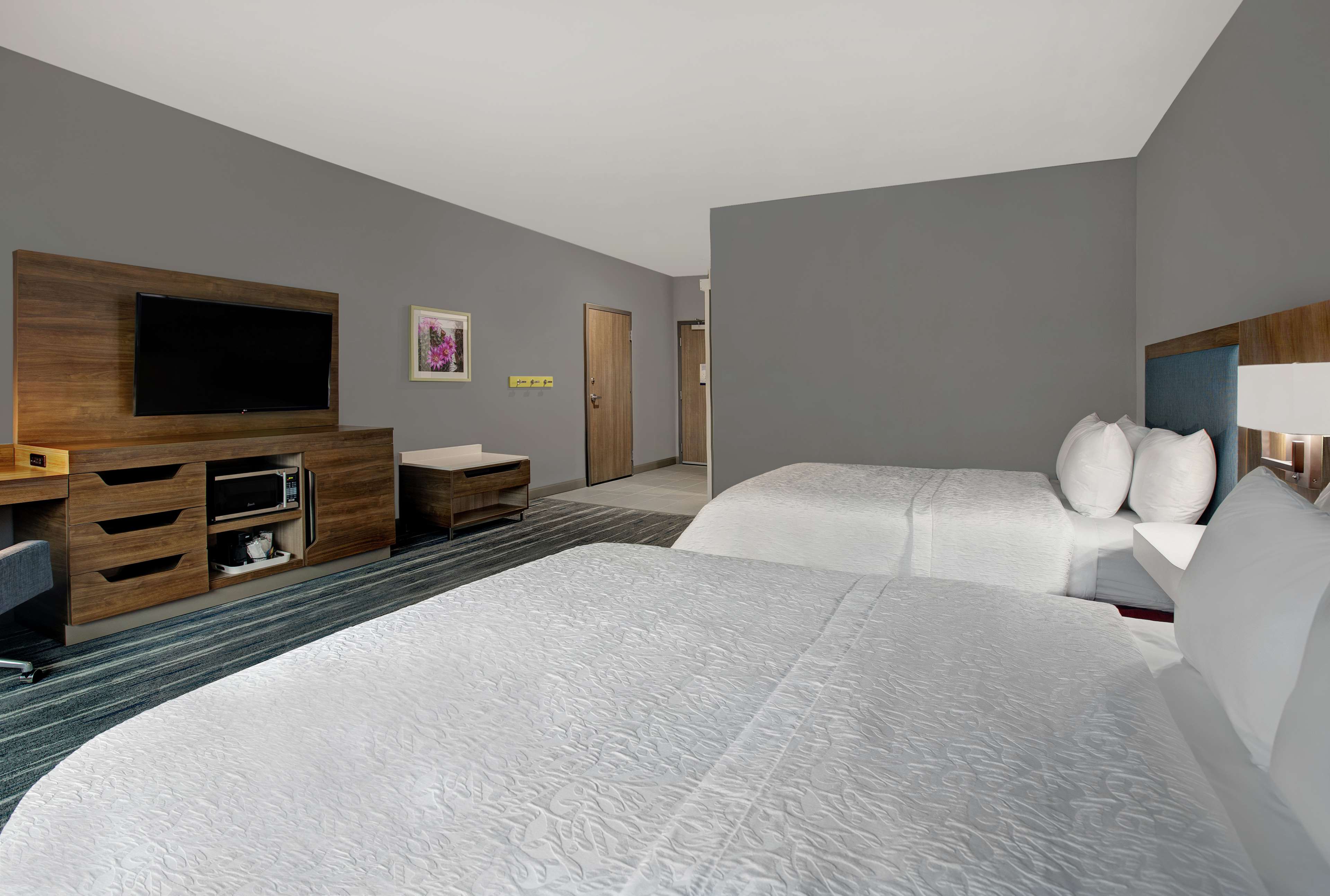 Hampton Inn by Hilton Weslaco - Tap to explore photos