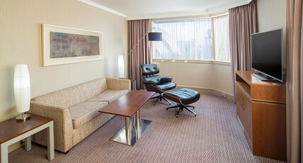 Crowne Plaza Hotel Glasgow Room Type - 1 Super King 1 Bedroom Suite High Floor