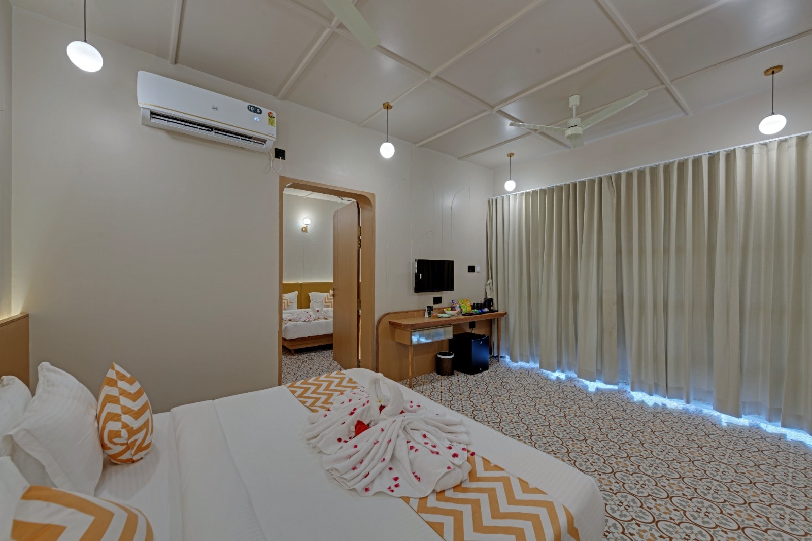 Villa Euphoria Resort at Statue of Unity - Tap to explore photos