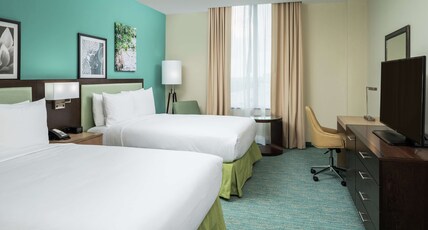 DoubleTree by Hilton Miami - Doral, FL Room Type - 2 QN MOB HEAR ACC TUB