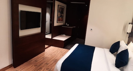 Best Western Swaran Amritsar Room Type - 1 King Bed, Non-Smoking, Superior Room, Flat Screen Television, Mini Bar, In-Room Safe, Coffee And T Best Western Swaran Amritsar Room Type - 1 King Bed, Non-Smoking, Superior Room, Flat Screen Television, Mini Bar, In-Room Safe, Coffee And T