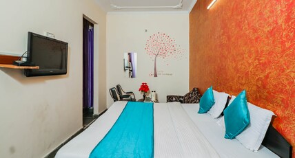 Hotel Golden Plaza Room Type - Deluxe Non AC Room