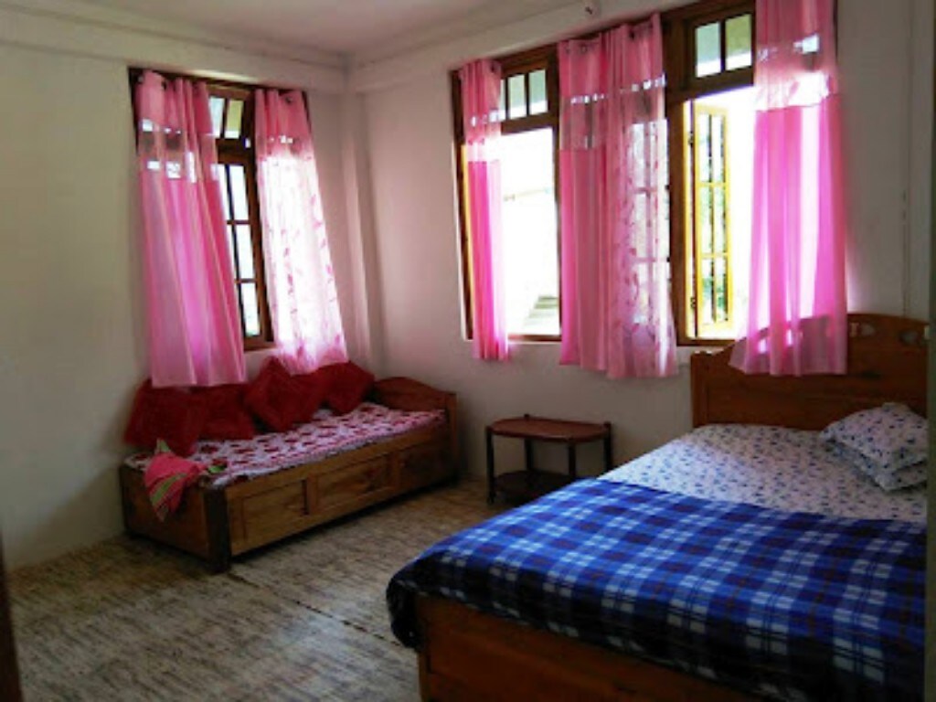 Akansha Homestay sittong - Tap to explore photos
