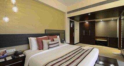 Sun-N-Sand Room Type - Executive Room Sun-N-Sand Room Type - Executive Room