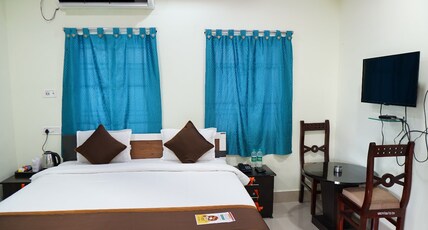 Hotel Ambika Grand Room Type - Premium Room