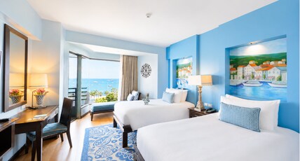 The Bayview Hotel Pattaya Room Type - Deluxe Sea View Twin Bed