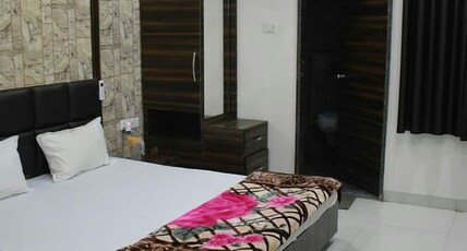 hotel chandranarayan Room Type - Standard Room