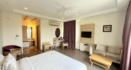 HOTEL PARADISE INN AGRA Room Type - Luxury Room