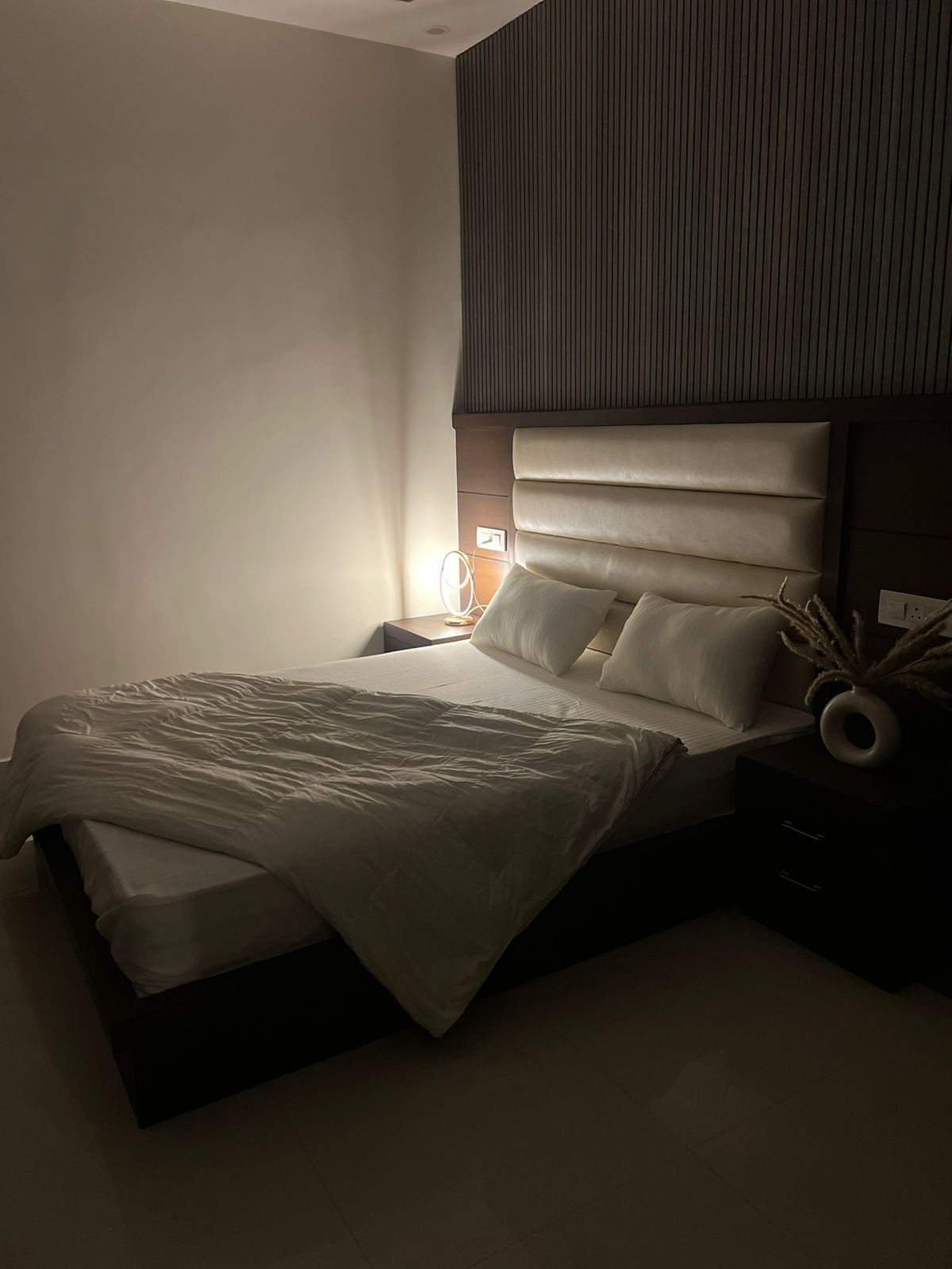 Kesar 4 Bhk Near Railway Station - Tap to explore photos