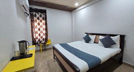 Ramma TheHotel ( Nakki Lake -200mtr ) Room Type - Deluxe AC Room